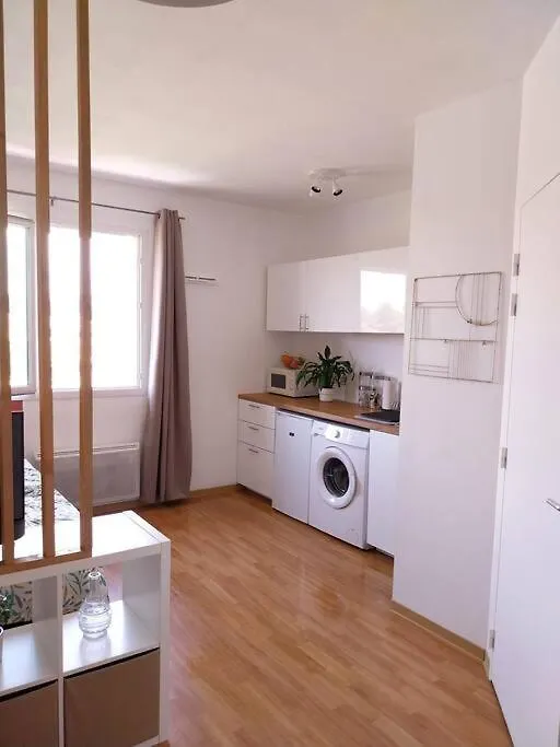 Ferienwohnung Cosy Studio + Parking Gratuit Marseilles